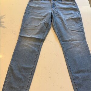 Old Navy Mid-Rise Super Skinny Jeans - Light Wash